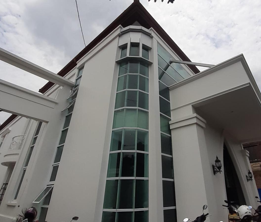 Madina Inn Jogjacarta Exterior foto