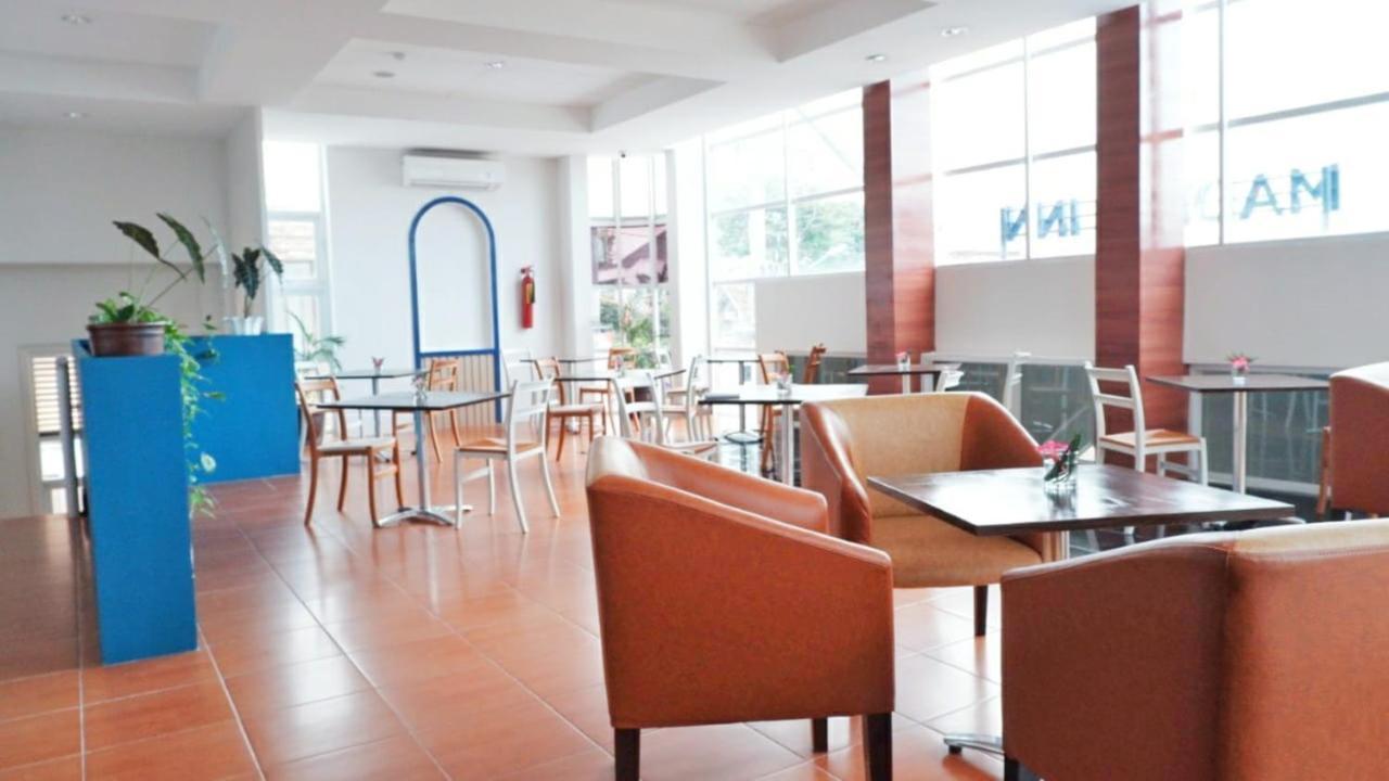 Madina Inn Jogjacarta Exterior foto